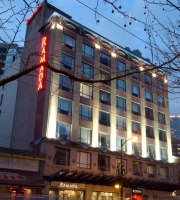 Three Star Hotels- Ramada Inn & Suites Downtown Vancouver
